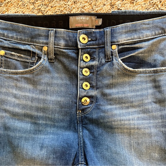 Torrid Button Fly Skinny Jeans – Size 12 Regular, Medium Wash, Distressed Knee - Picture 2 of 5
